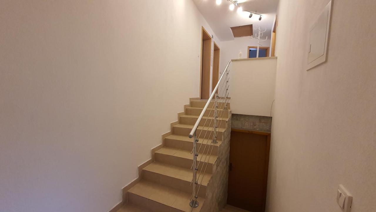 Apartment Tijana Nomenj Exterior foto
